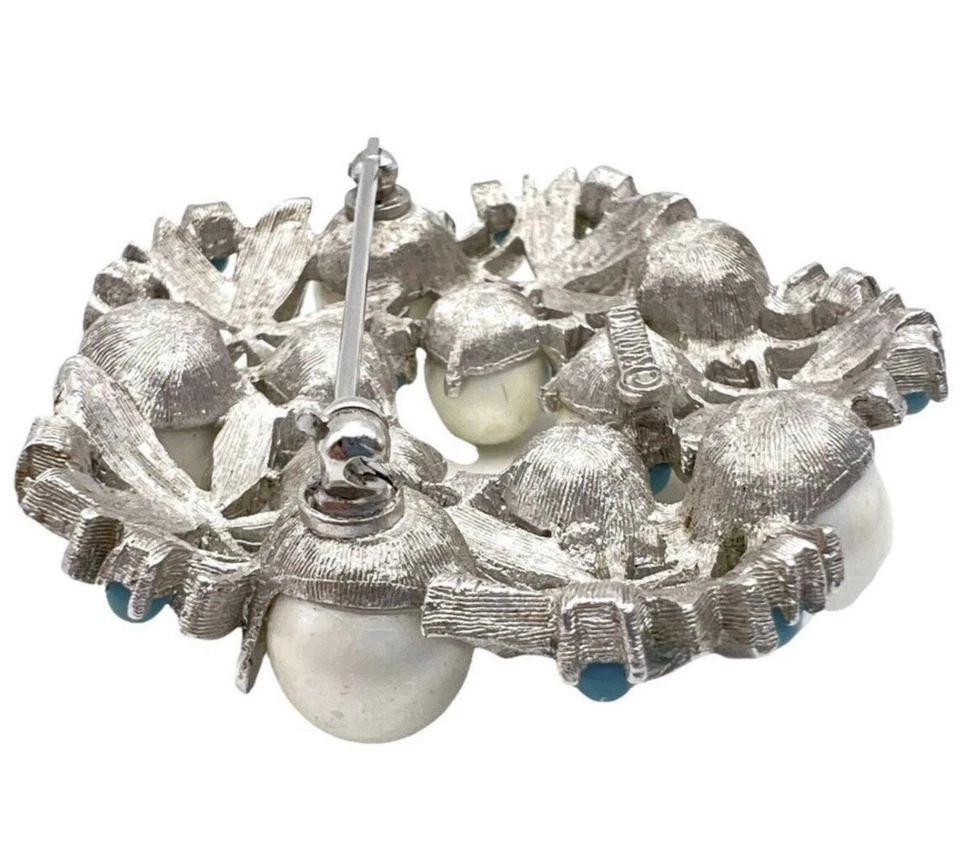 Vintage Brooch Jewelry Sarah Coventry with faux pearls, signed, Alaskan Summer - Image 3 of 4