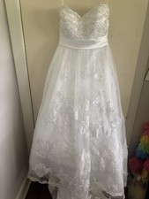 Casablanca White Wedding Dress Size 4. Size 34/28.5