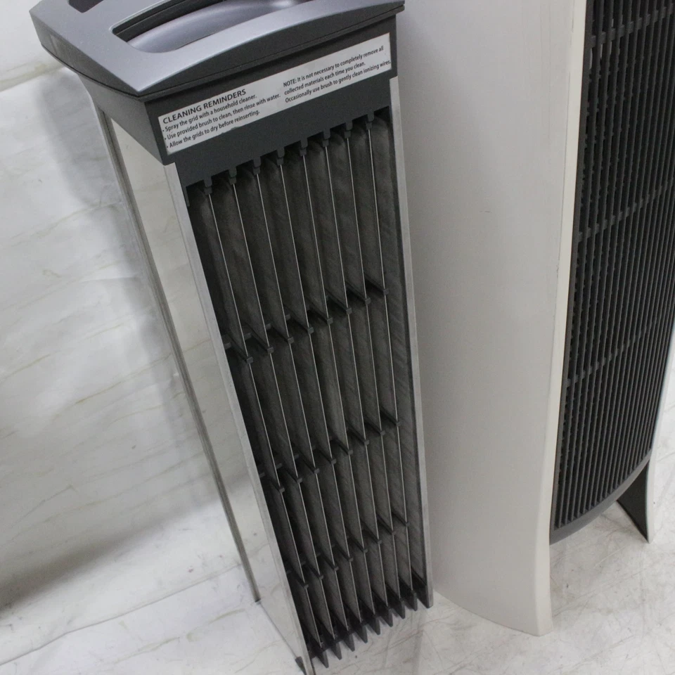 Sharper Image SI724 Hybrid GP Germicidal Air Purifier - Image 4 of 4