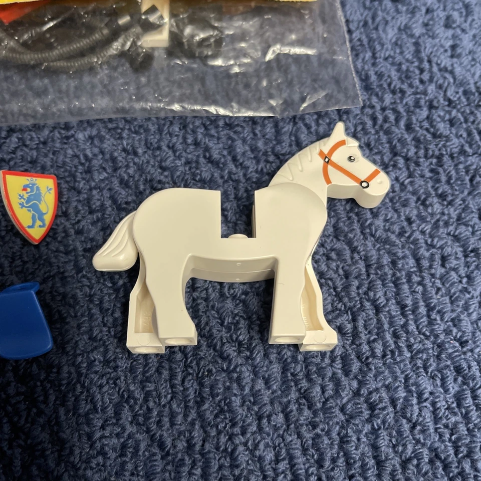 Lego Castle 6016 Knight’s Arsenal 100% completo boa forma - Imagem 2 de 4