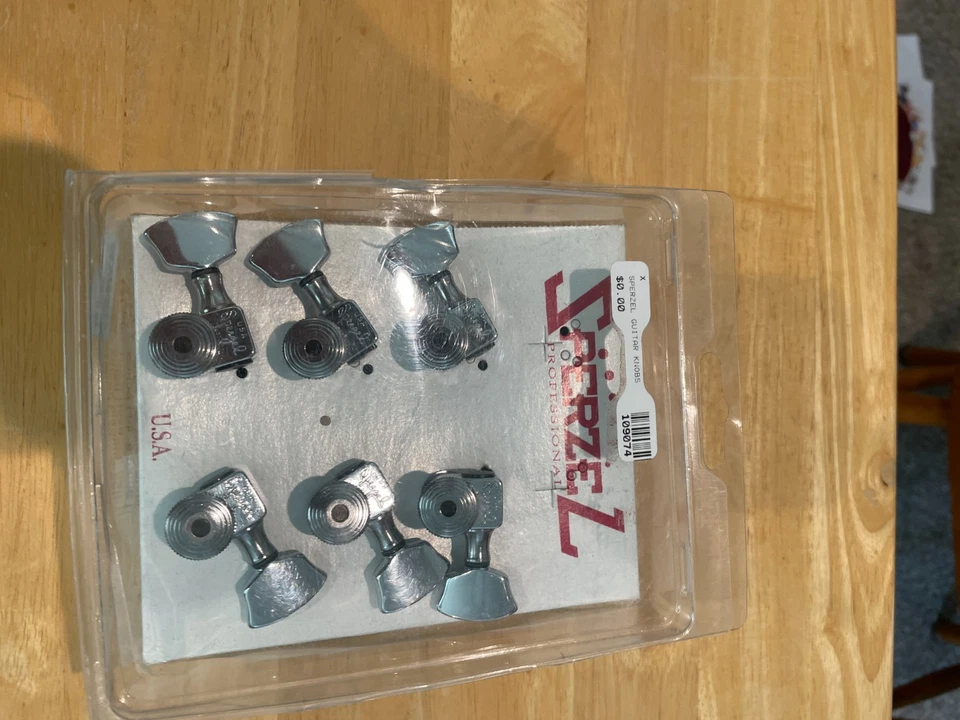 Гитарные тюнеры Sperzel 3x3 Trimlok 3 с боковой блокировкой 3+3 колки TK7437-010 - Изображение 3 из 4