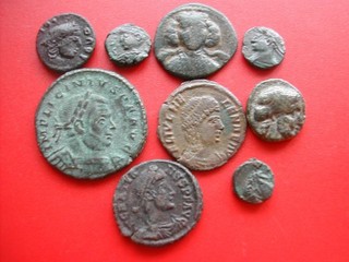 LOT DE 9 PETITS BRONZE ET NUMMI DIVERS