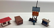 Vintage Plastic small Train accessory Buildings Lot of 4 ho scale