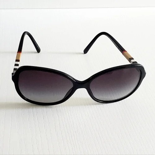 BURBERRY - Nova Check Sunglasses - Picture 6 of 12