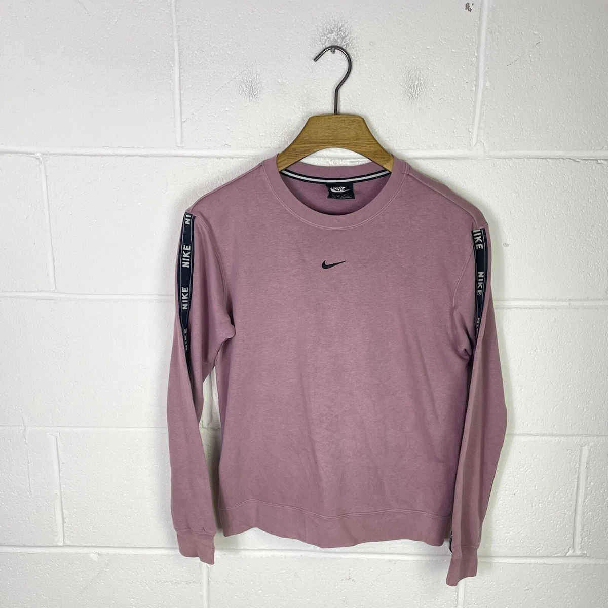 Crew logo tape nike top