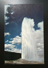 Yellowstone NATIONAL PARK Old Faithful Geyser Postcard Celebrated 07