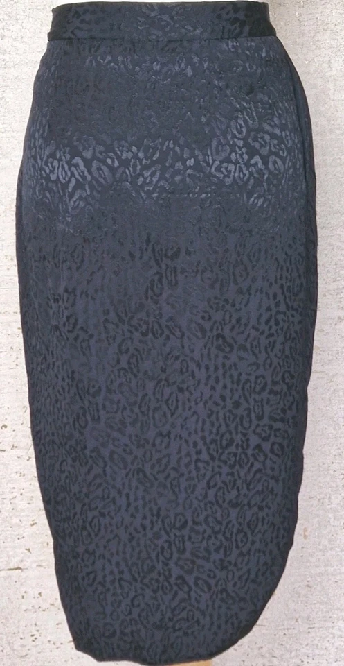 Ted Baker Allexxi Navy Satin Jacquard Wrap Skirt UK6 Animal Print Occasion Wear  - Image 2 of 4