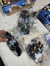 LEGO DC Comics Super Heroes: Batwing Battle Over Gotham City (6863) Open Box 6