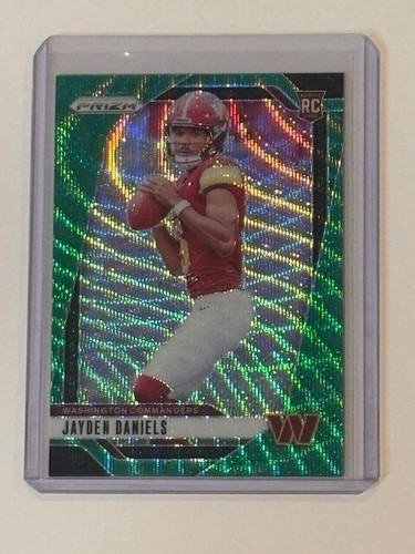 2024 Panini Prizm - Rookies Jayden Daniels #347 Green Wave Prizm (RC)