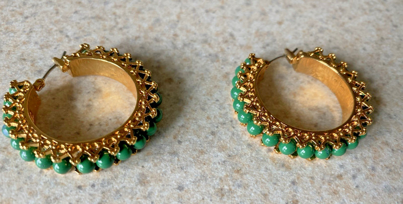 VINTAGE GREEN & GOLD TONE HOOP EARRINGS
