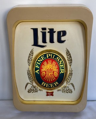 Vintage Miller Lite ''A Fine Pilsner '' Beer Lighted Sign Bar / Man Cave 19X14