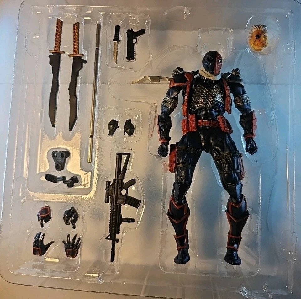 Figura de acción DC Comics Deathstroke Kaiyodo Amazing Yamaguchi Revoltech No. 011 Foto 4 de 4