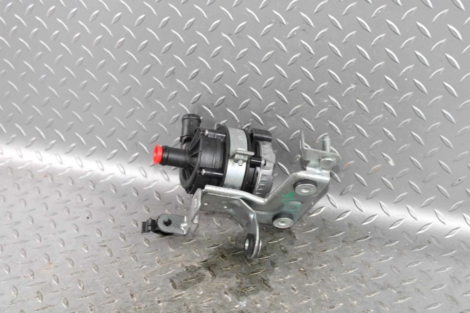 Maserati Ghibli 2014-2017 Water pump