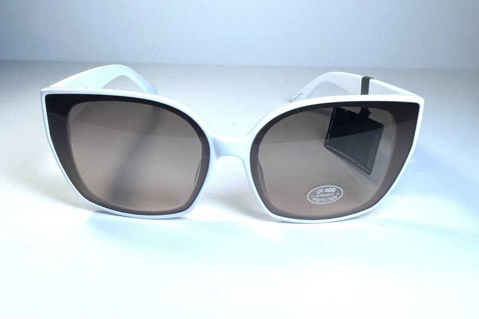 NEW XOXO White Designer 55919 Sunglasses + Case - Image 2 of 4