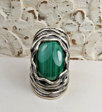 BEAUTIFUL GREEN MALACHITE AND STERLING SILVER HAND CRAFTED RING SZ 5