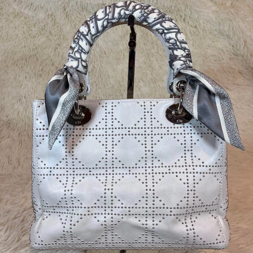 Écharpe femme Dior clous 2 voies épaule blanche 7,4 x 9,8 x 3,9 pouces modèle limité