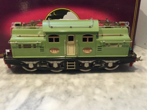 MTH STANDARD GAUGE TINPLATE APPLE GREEN 408E ELECTRIC LOCO WITH TWO MiTOR .BOX - Picture 2 of 11