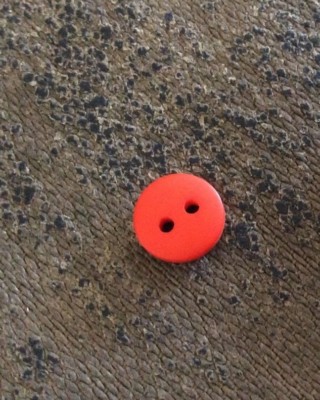 HILLCREEK DESIGNS  ITTY BITTY BRIGHT ORANGE-- 2 HOLE-- 3/8''-- 17 PIECES