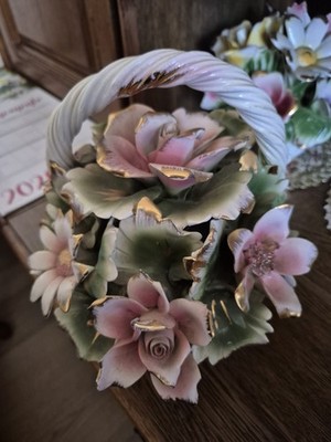 Capodimonte Porzellan Blumenarrangemont