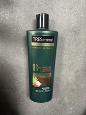 TRESemme Botanique Shampoo 400ml, Nourish & Replenish, Coconut Oil & Aloe Vera
