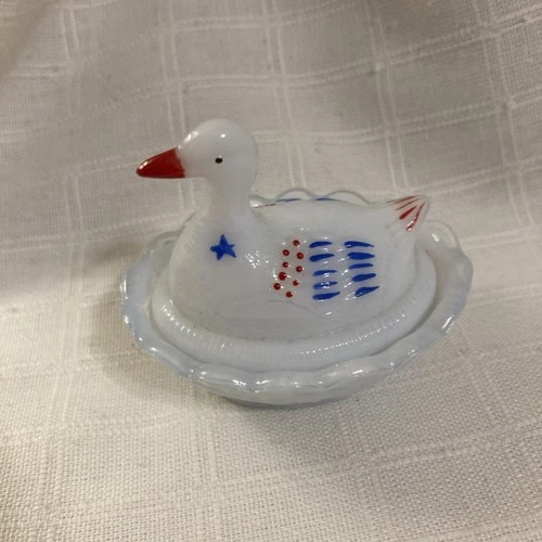Boyd Miniature Duck On Nest Salt Cellar Milk Glass Patriotic Design Vintage