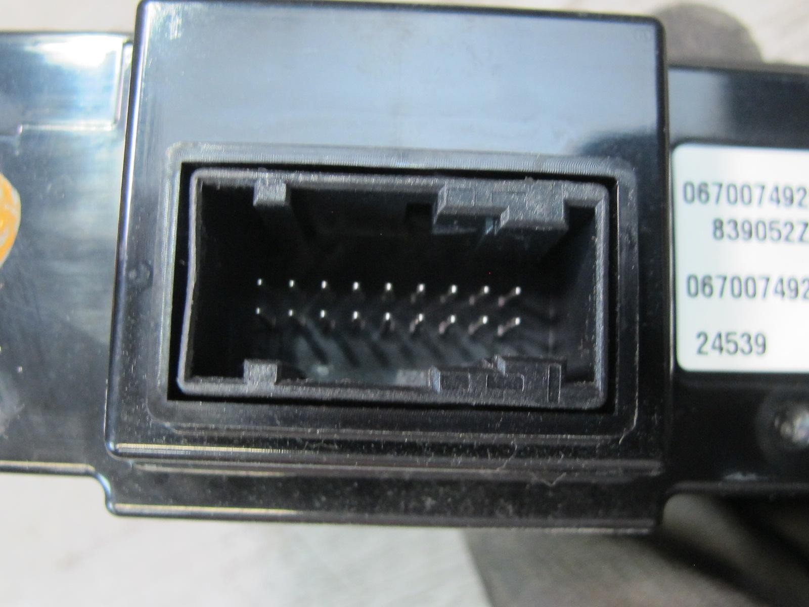 17-20 MASERATI LEVANTE M161 A/C HEATER AIR VENT CLIMATE CONTROL SWITCH PANEL