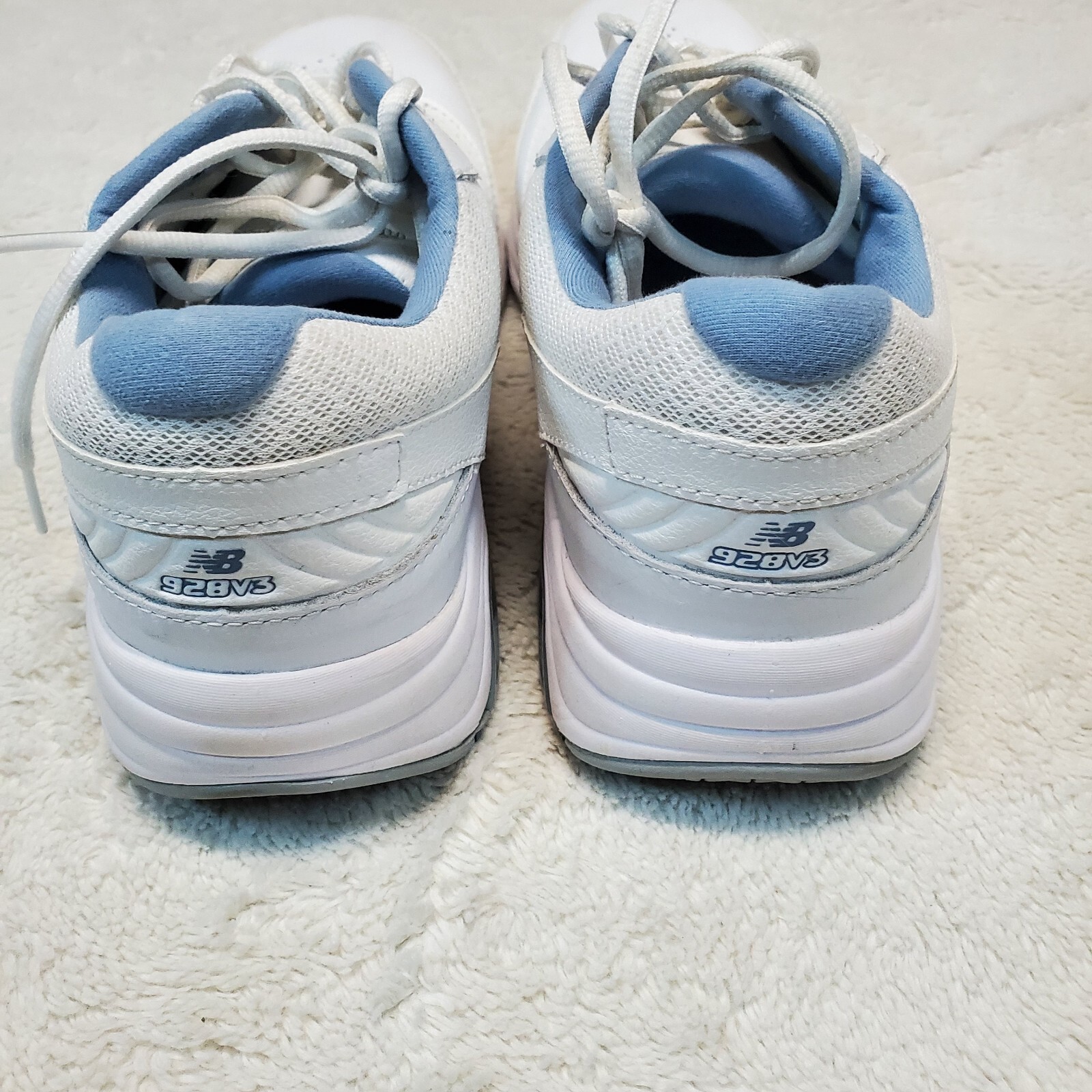 New Balance White Blue Sneaker Shoes Womens 10.5 Men 9 Classic Logo Everyday thumbnail 6