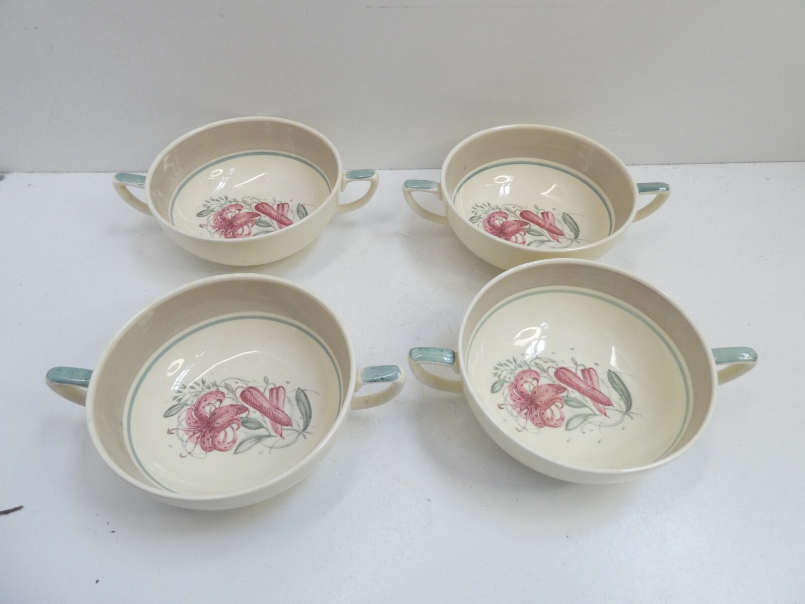 SET4 SUSIE COOPER FLORAL 2 HANDLE SOUP BOWLS RAMMEKINS CROWN WORKS BURSLEM