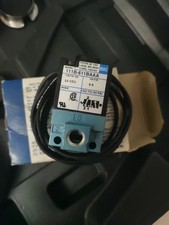 1pcs MAC 111B-611BAAA solenoid valve New In Box