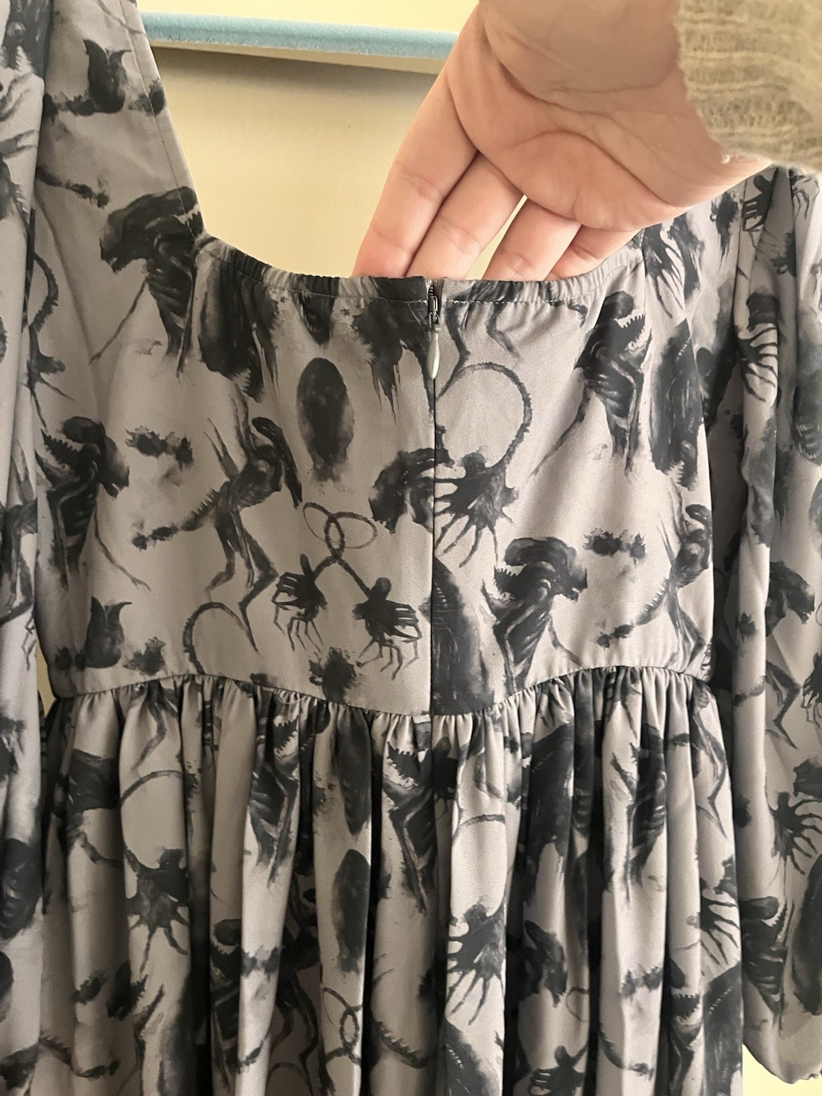 La Femme En Noir Alien Dress Size Small BNWT