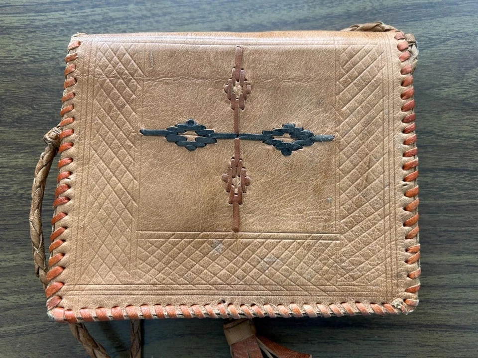 Cartera infantil vintage encaje cuero 5 x 6 sombrero cierre borla correa de hombro Foto 3 de 4