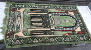 Turkish Prayer Rug Wall Tapestry Green Red Black Fringe 41x26"