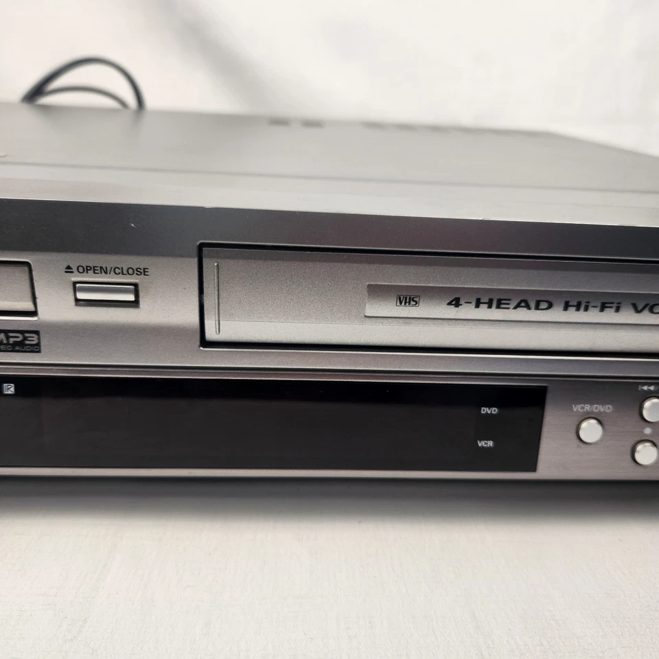 Sanyo DVD/VCR VHS Recorder Combo *UNTESTED* but Powers On - Image 3 of 4