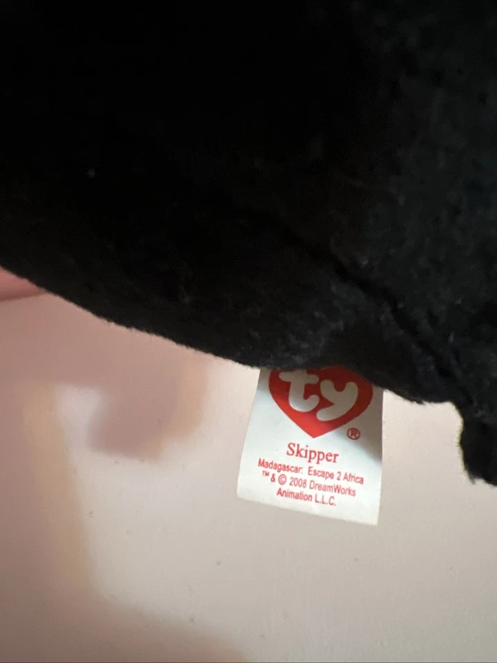 Ty Beanie Baby: Skipper the Penguin - Madagascar - Image 4 of 4