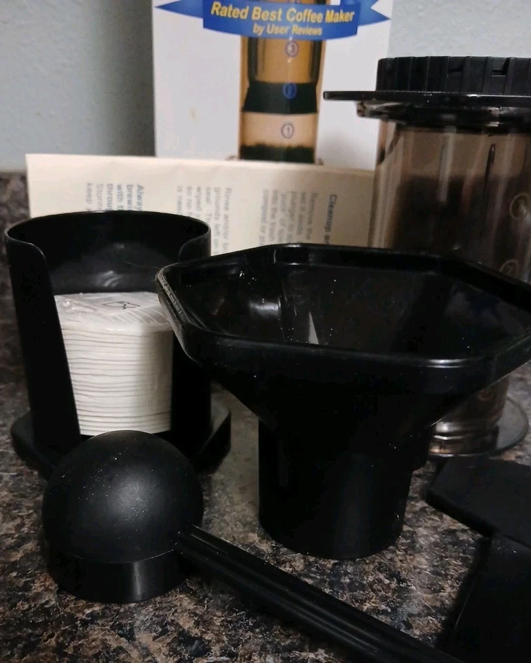Aerobie AeroPress 法式咖啡浓缩咖啡机和过滤器 旅行野营 — 第 2/4 张图片