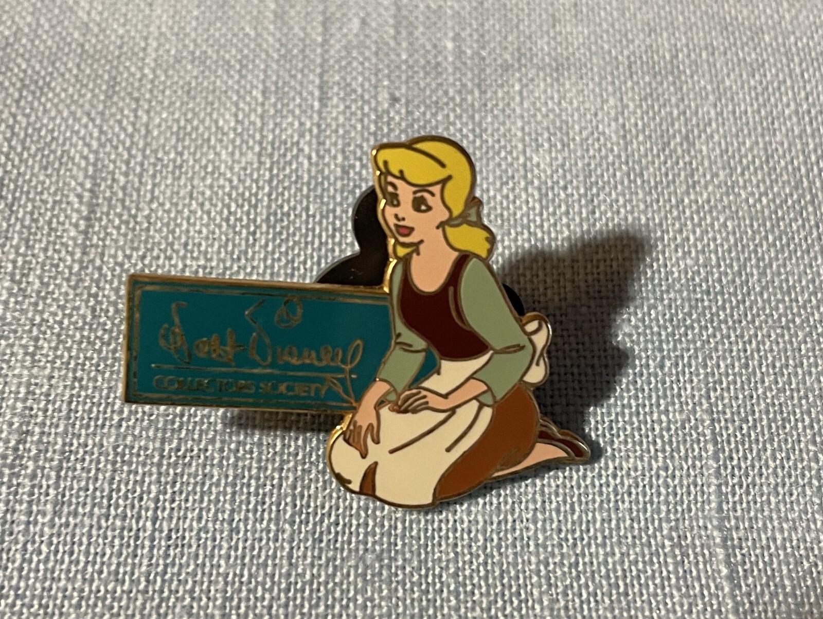 Walt Disney Collectors Society Member Pin Cinderella 2007