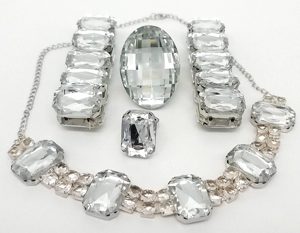 Conjunto de joyas de diamantes de imitación tono plata collar anillo de vidrio pulsera acrílico brillante Foto 2 de 4