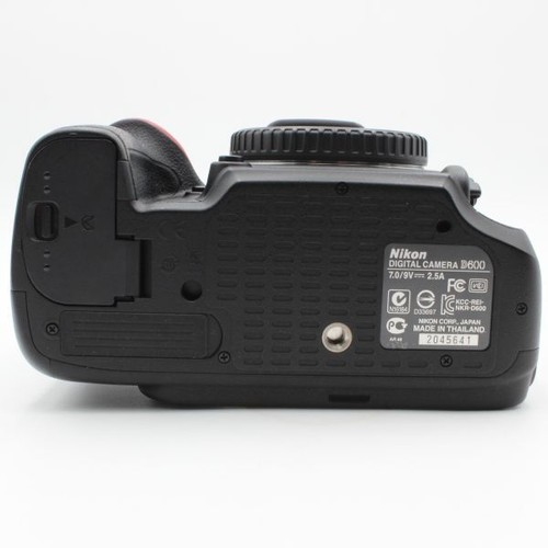 Nikon D600 DSLR Camera Body 14753 Shots Excellent Condition No Battery - Picture 6 of 8