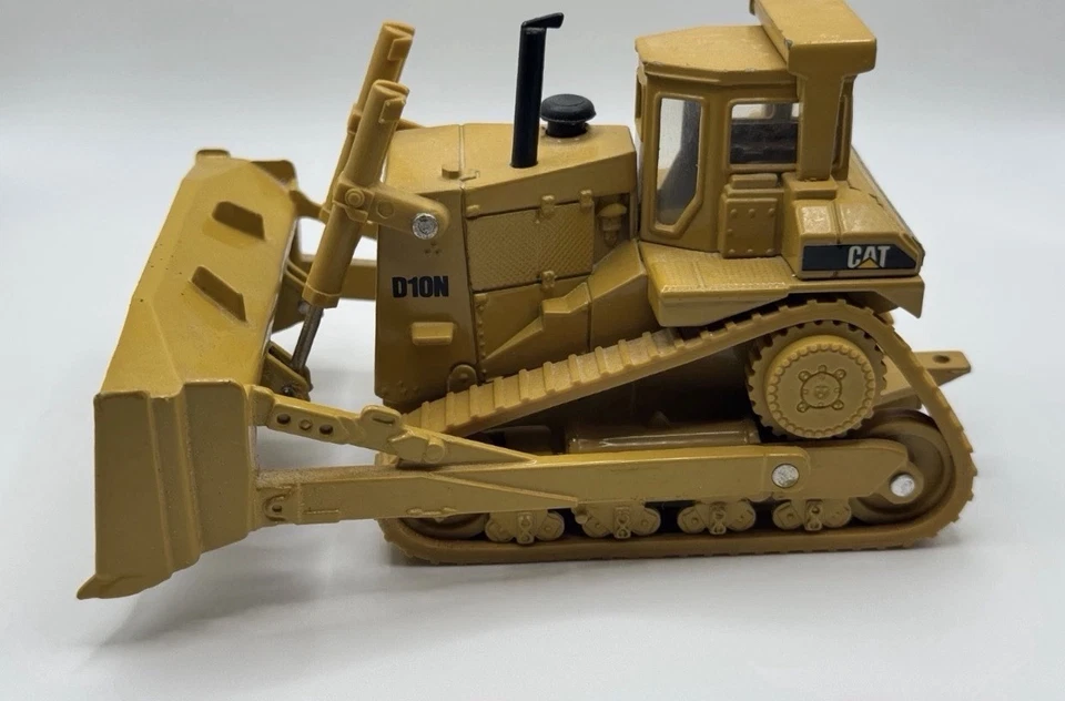 CATERPILLAR CAT D10N BULLDOZER Diecast By Norscot 1:50 Scale #8198 Construction - Image 2 of 2