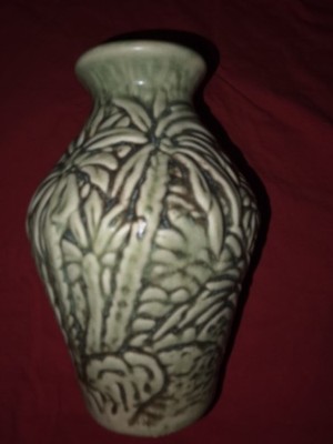 WELLER WARE Marvo Green Matte 6.25'' Vase Vintage