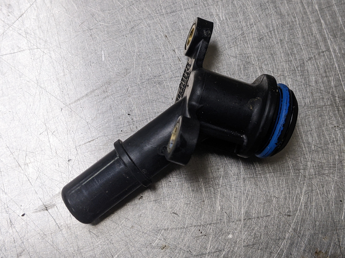 aページ 29a222 Crankcase Vent Valve 2010 Ford F-150 5.4 9L3E9F624BA