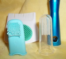 4 pc lot Cradle Cap scrubber comb 2 finger soft gum brushes infant baby supply