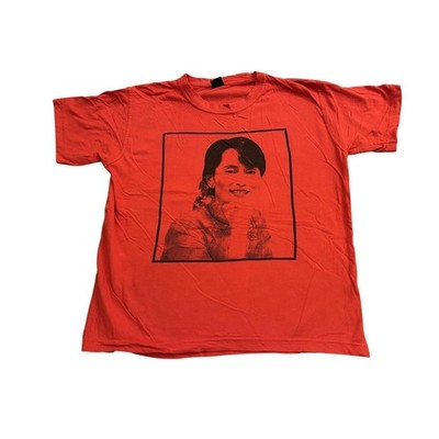 Vintage Aung San Suu Kyi T-Shirt Mens Medium Red Excellent Graphic Tee