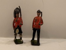 2 Vintage Lead British Soldiers, Plz See Pictures Carefully