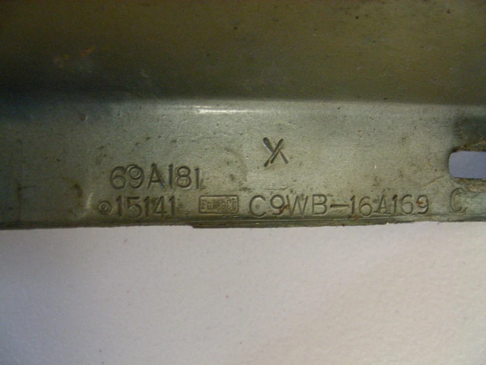 Mercury Cougar 1969 extensión de guardabarros delantero lado del conductor '69 Foto 4 de 4