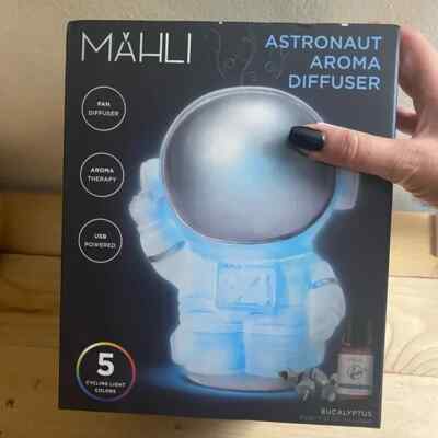 Mahli Astronaut Aroma Diffuser - Hard to Find! - 5 Color Changing Lights - Fan