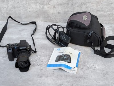 Konica Minolta DiMAGE A200 8MP Digital Camera 7x Zoom Charger Bag Manual