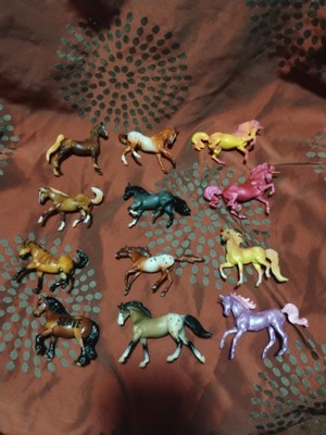 Lot of 12 Breyer Stablemates Collectible Horses