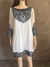 Alice + Olivia White Dress with Black Crochet Details Sz M Designer Vacay Dress