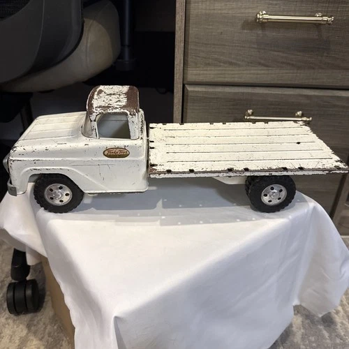 Vintage Tonka 1950s,  Platform Stake Truck Rare White , Pressed Steel, Flatbed!
